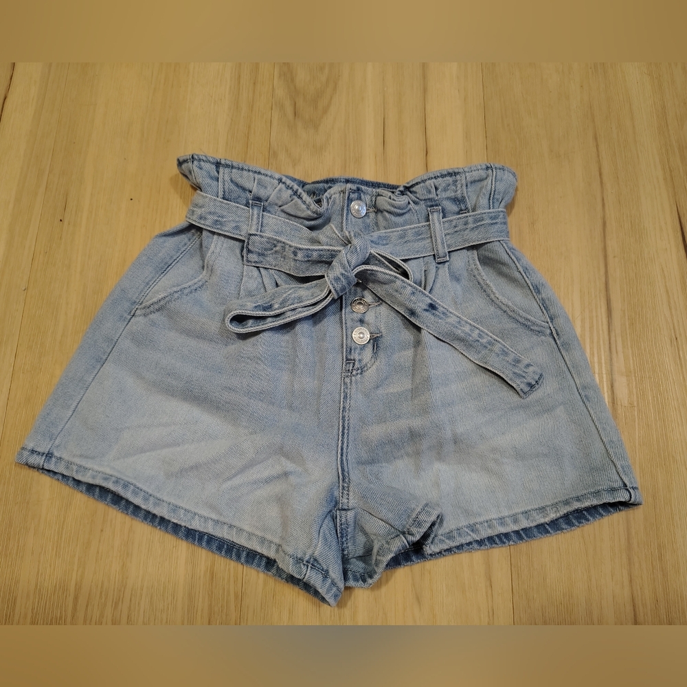 American Eagle Paperbag Mom Short
